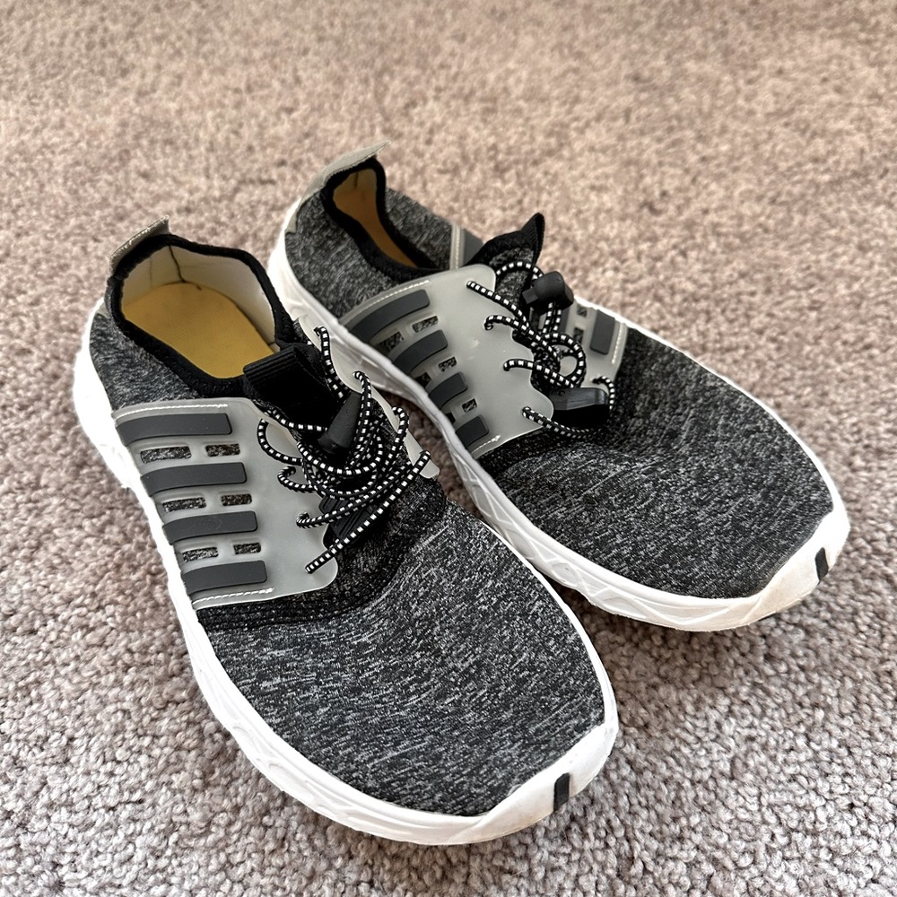 Water shoes for women size 6 lightweight
